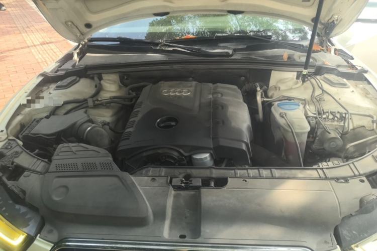 Used Audi A5 2013 Sportback 40 TFSI quattro Engine Bay