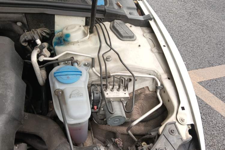 Used Audi A5 2013 Sportback 40 TFSI Engine Bay Left