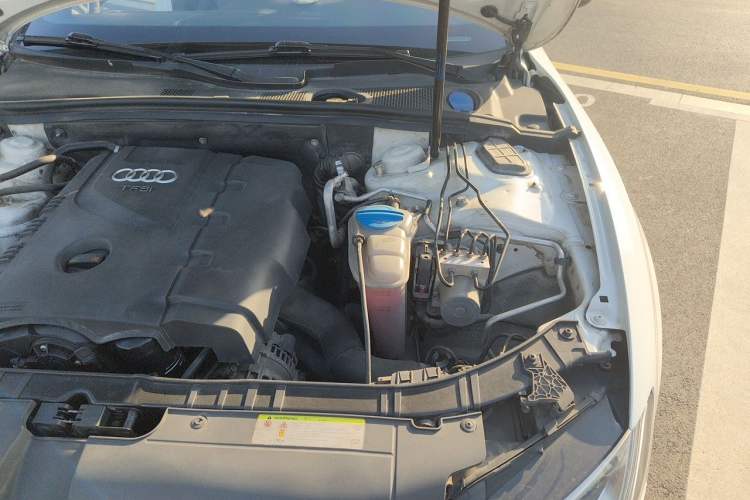 Used Audi A5 2013 Cabriolet 40 TFSI Fashion Edition Engine Bay Left
