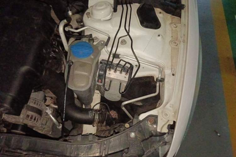 Used Audi A5 2013 Sportback 40 TFSI Fashion Edition Engine Bay Left