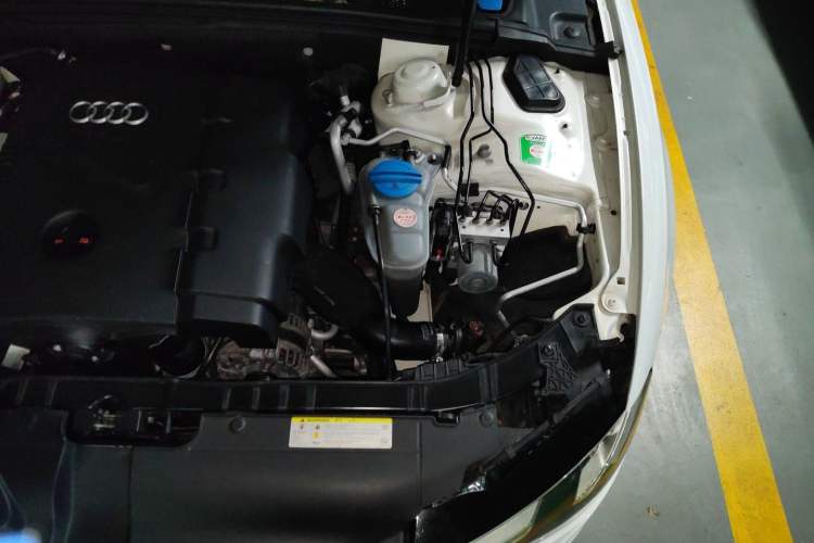Used Audi A5 2013 Cabriolet 40 TFSI quattro Engine Bay Left