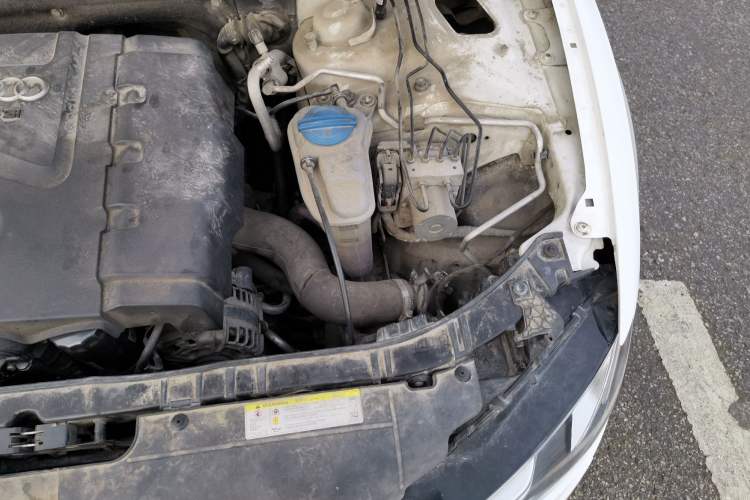 Used Audi A5 2013 Sportback 40 TFSI Engine Bay Left