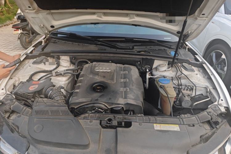 Used Audi A5 2013 Cabriolet 40 TFSI quattro Engine Bay