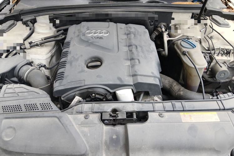 Used Audi A5 2013 Sportback 40 TFSI quattro Engine Bay