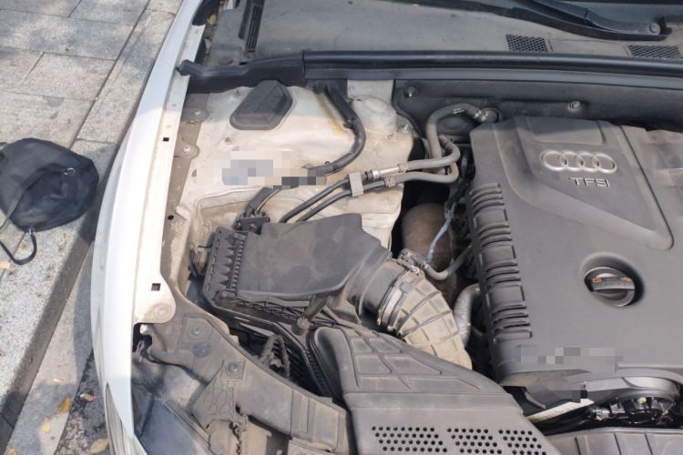 Used Audi A5 2013 Coupe 40 TFSI quattro Engine Bay Right