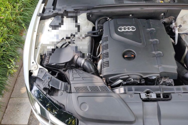 Used Audi A5 2013 Cabriolet 40 TFSI quattro Engine Bay Right
