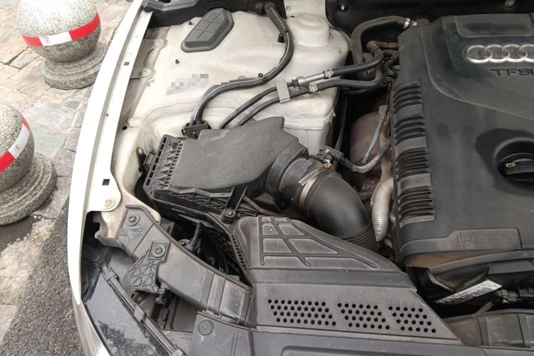 Used Audi A5 2013 Sportback 40 TFSI Engine Bay Right