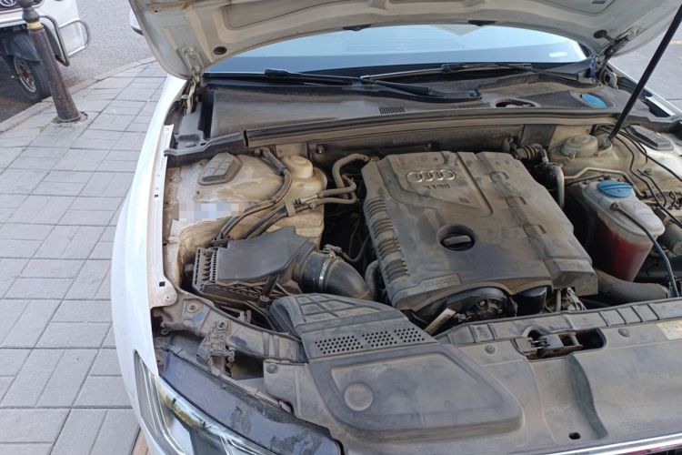Used Audi A5 2013 Sportback 40 TFSI quattro Engine Bay Right