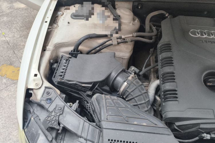 Used Audi A5 2013 Sportback 40 TFSI Engine Bay Right