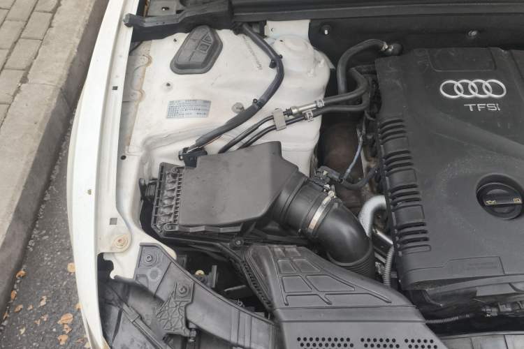 Used Audi A5 2013 Coupe 40 TFSI quattro Style Edition Engine Bay Right