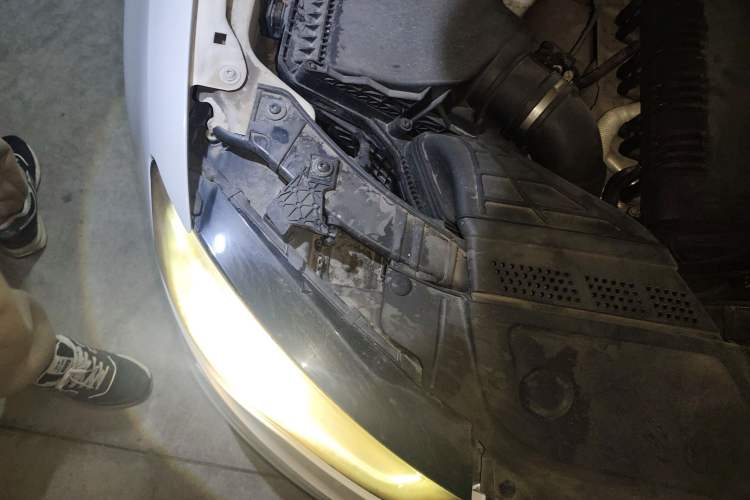 Used Audi A5 2013 Cabriolet 40 TFSI Engine Bay Right