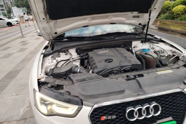 Used Audi A5 2013 Sportback 40 TFSI Engine Bay Right