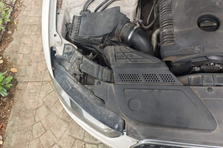 Used Audi A5 2013 Sportback 40 TFSI Engine Bay Right