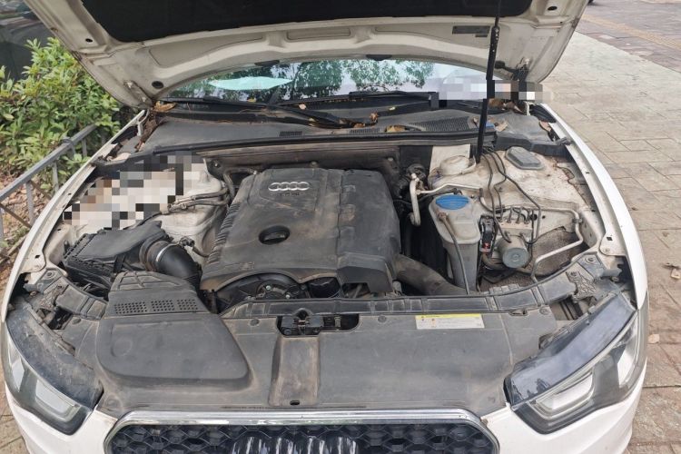 Used Audi A5 2013 Sportback 40 TFSI Engine Bay