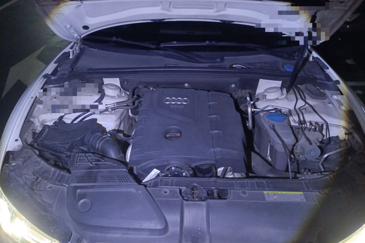 Used Audi A5 2013 Coupe 40 TFSI Engine Bay
