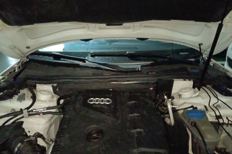 Used Audi A5 2013 Sportback 40 TFSI Fashion Edition Engine Bay