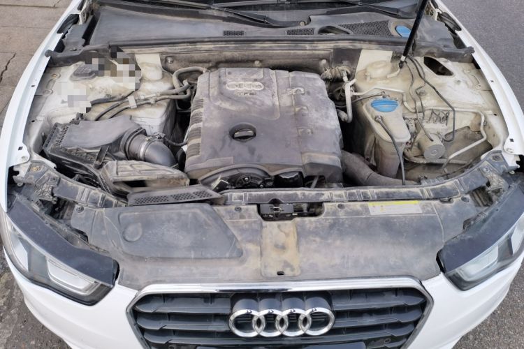 Used Audi A5 2013 Sportback 40 TFSI Engine Bay