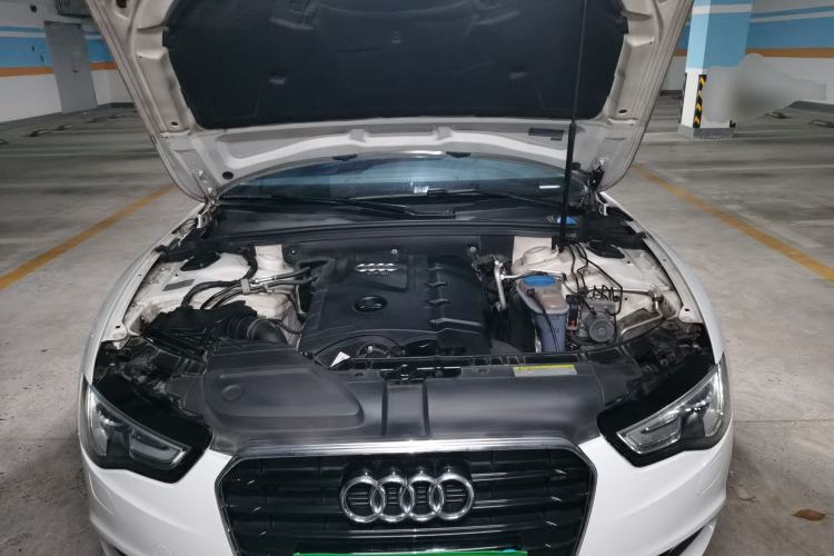 Used Audi A5 2013 Sportback 40 TFSI Engine Bay