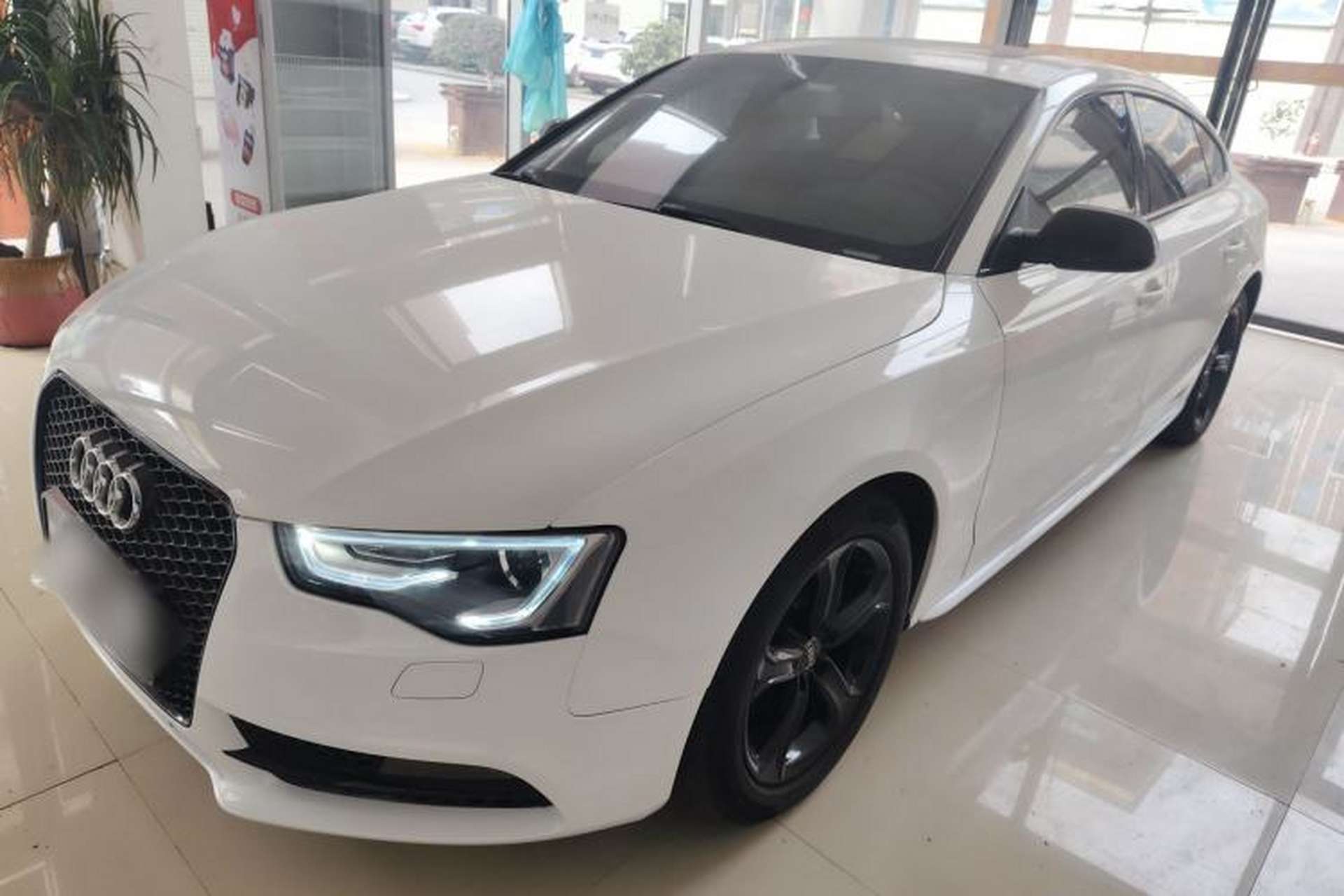 Used Audi A5 2013 Sportback 40 TFSI Front Left 45 Deg