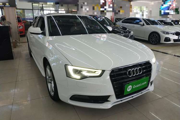 Used Audi A5 2013 Coupe 40 TFSI Front Right 45 Deg