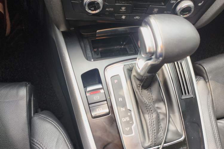 Used Audi A5 2013 Coupe 40 TFSI quattro Gear Lever