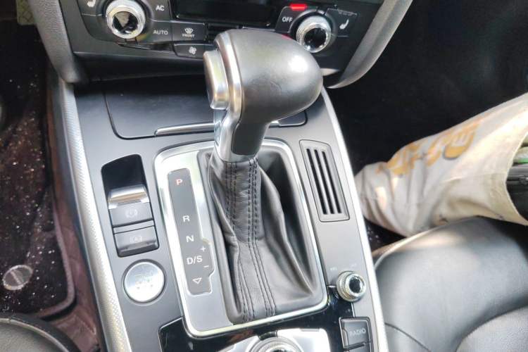 Used Audi A5 2013 Cabriolet 40 TFSI quattro Gear Lever