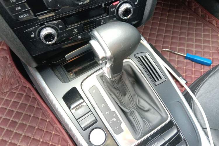 Used Audi A5 2013 Sportback 40 TFSI Gear Lever