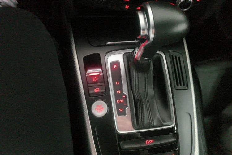 Used Audi A5 2013 Cabriolet 40 TFSI quattro Gear Lever