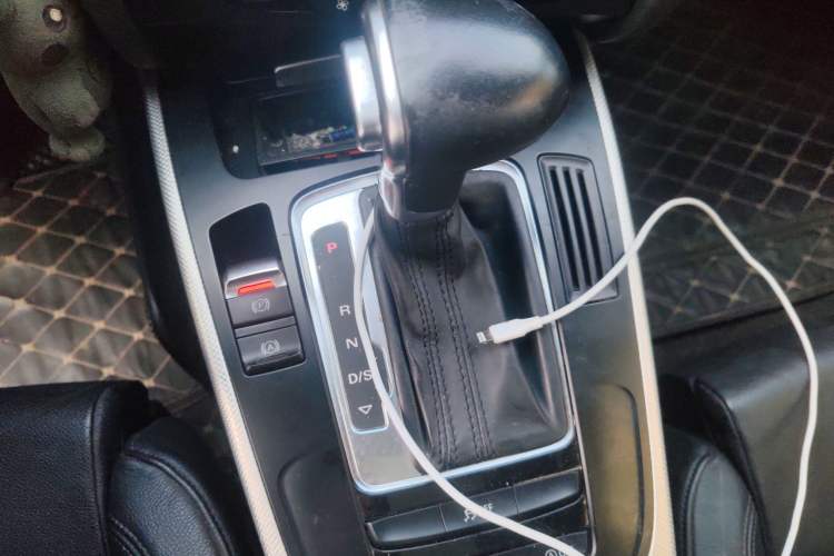 Used Audi A5 2013 Coupe 40 TFSI Gear Lever