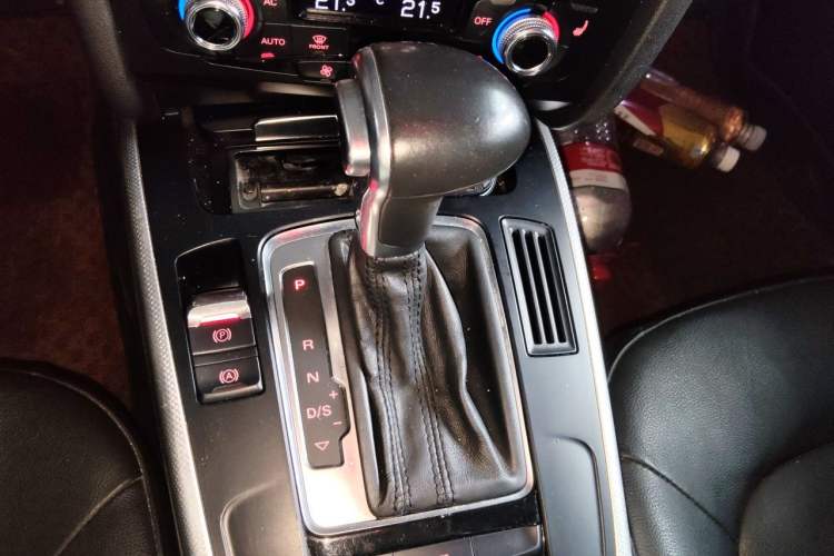 Used Audi A5 2013 Sportback 40 TFSI Gear Lever