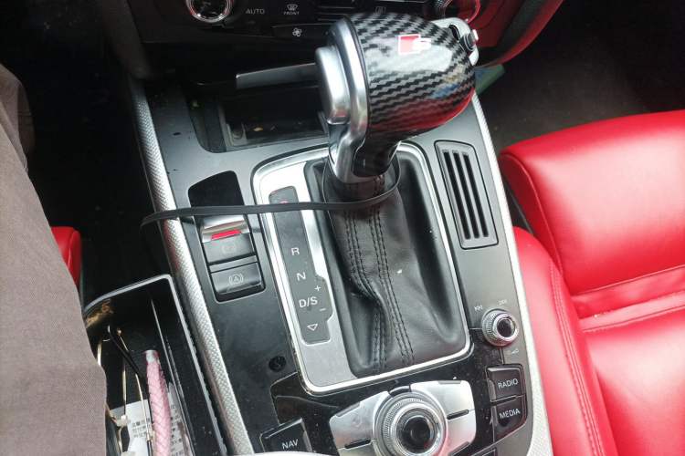 Used Audi A5 2013 Cabriolet 40 TFSI Gear Lever