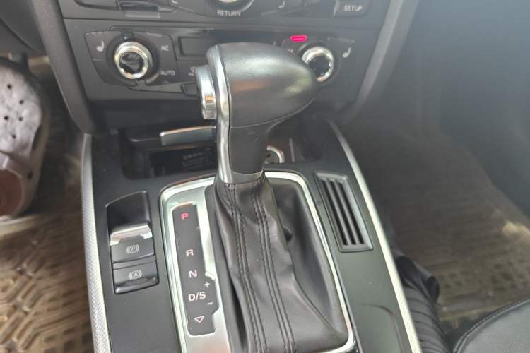 Used Audi A5 2013 Sportback 40 TFSI Fashion Edition Gear Lever