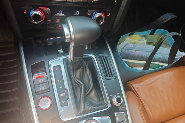 Used Audi A5 2013 Cabriolet 40 TFSI quattro Gear Lever