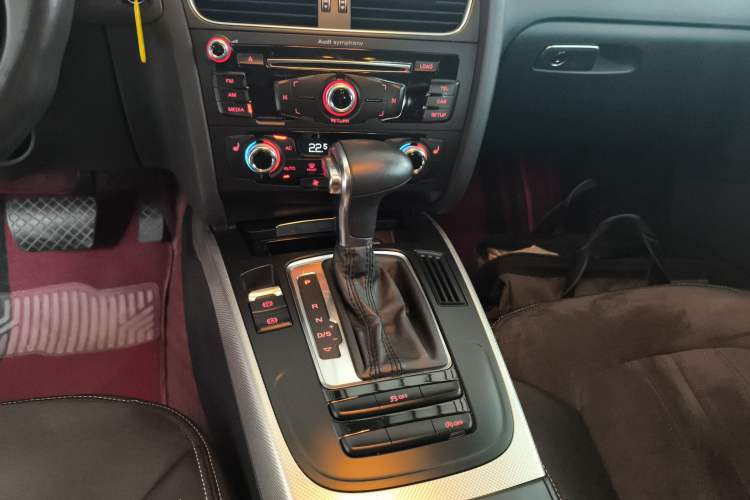 Used Audi A5 2013 Sportback 40 TFSI Gear Lever
