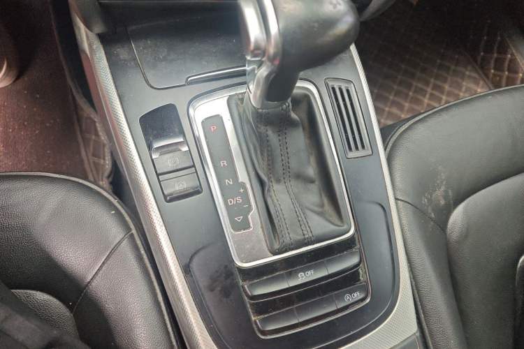 Used Audi A5 2013 Sportback 40 TFSI Gear Lever