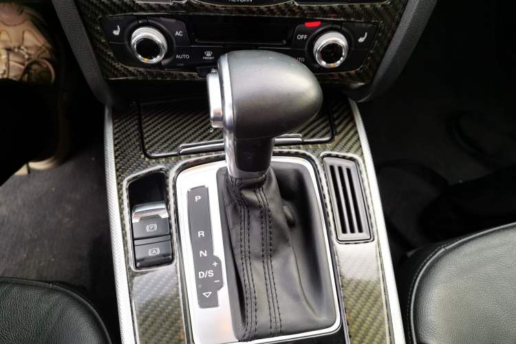 Used Audi A5 2013 Sportback 40 TFSI Gear Lever