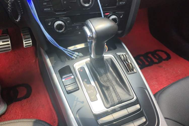 Used Audi A5 2013 Sportback 40 TFSI Fashion Edition Gear Lever