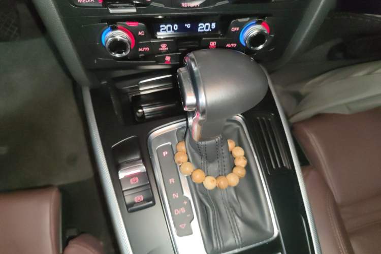 Used Audi A5 2013 Coupe 40 TFSI Gear Lever