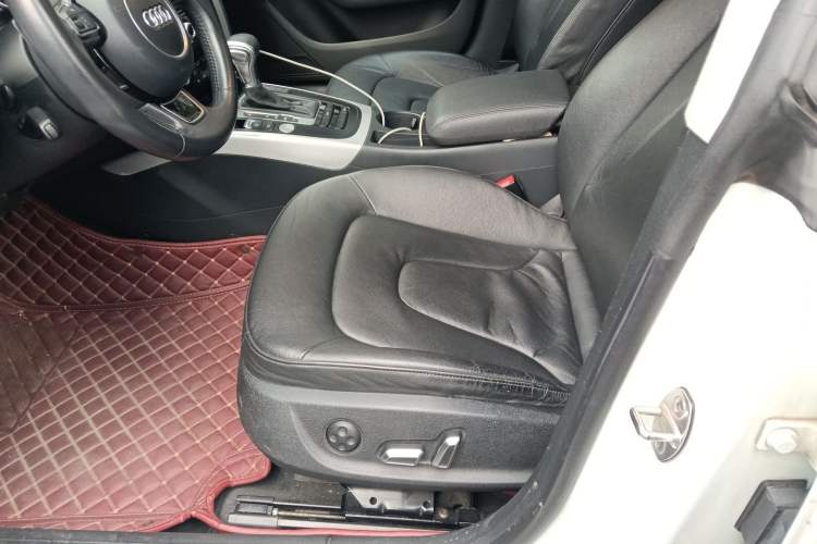 Used Audi A5 2013 Sportback 40 TFSI Left Front Seat