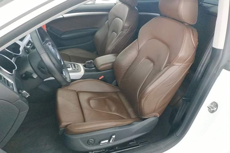 Used Audi A5 2013 Coupe 40 TFSI Left Front Seat