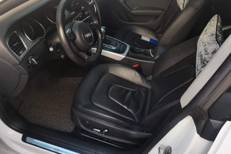 Used Audi A5 2013 Sportback 40 TFSI Left Front Seat