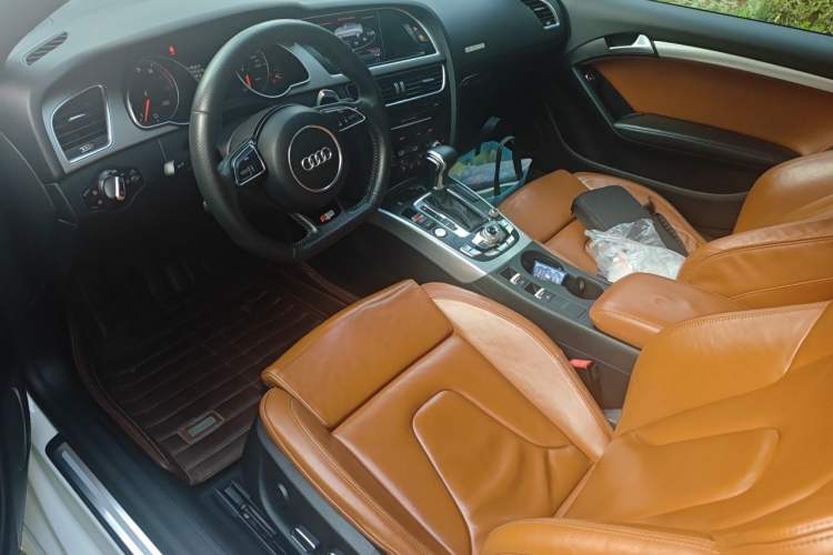 Used Audi A5 2013 Cabriolet 40 TFSI quattro Left Front Seat