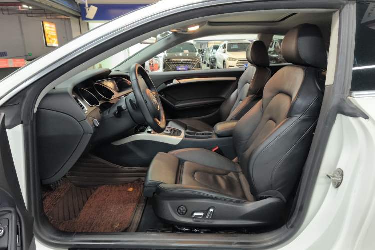 Used Audi A5 2013 Coupe 40 TFSI Left Front Seat