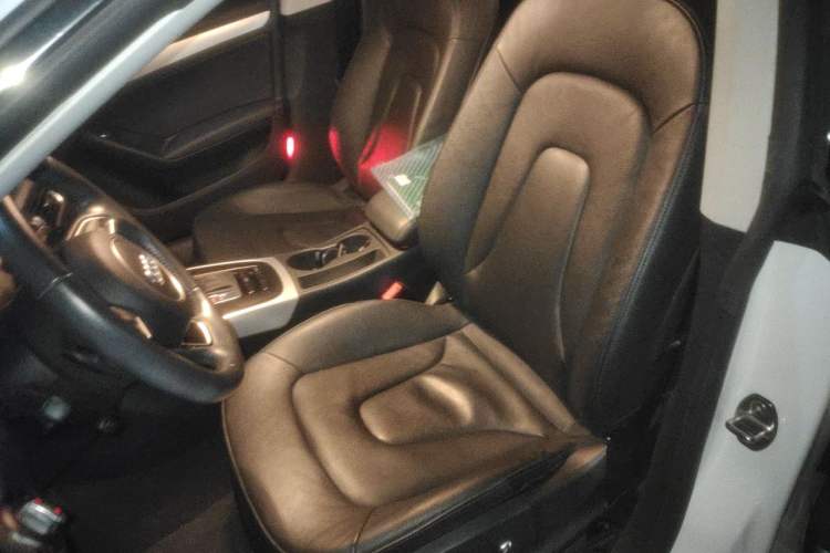 Used Audi A5 2013 Sportback 40 TFSI Left Front Seat