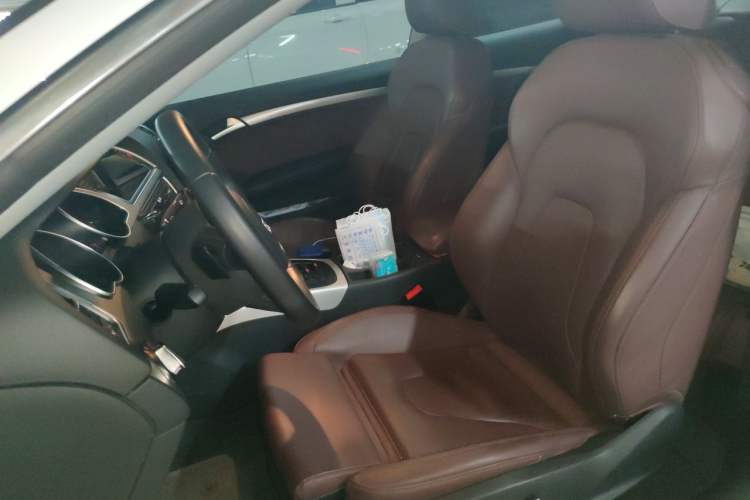 Used Audi A5 2013 Coupe 40 TFSI Left Front Seat