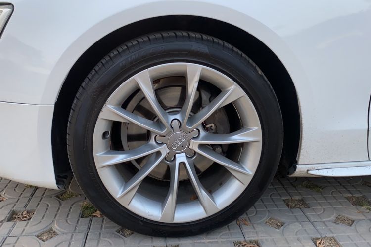 Used Audi A5 2013 Sportback 40 TFSI quattro Left Front Wheel Hub