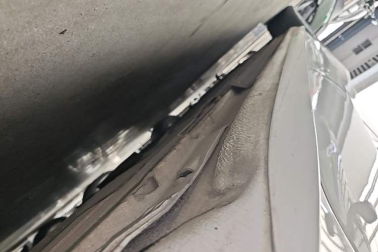 Used Audi A5 2013 Sportback 40 TFSI Left Side Sill
