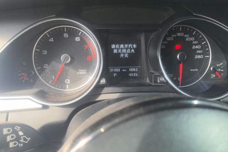 Used Audi A5 2013 Sportback 40 TFSI quattro Odometer Close Up
