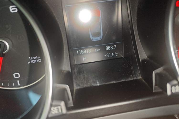 Used Audi A5 2013 Cabriolet 40 TFSI quattro Odometer Close Up