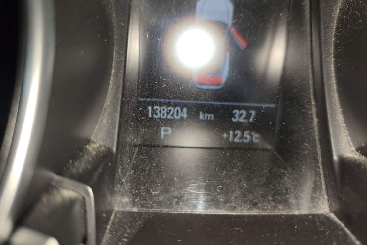 Used Audi A5 2013 Cabriolet 40 TFSI Odometer Close Up